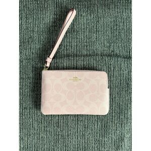 COACH Powder Pink Corner Zip Wristlet In Signature Canvas - NWT - FREE SHIPPING!